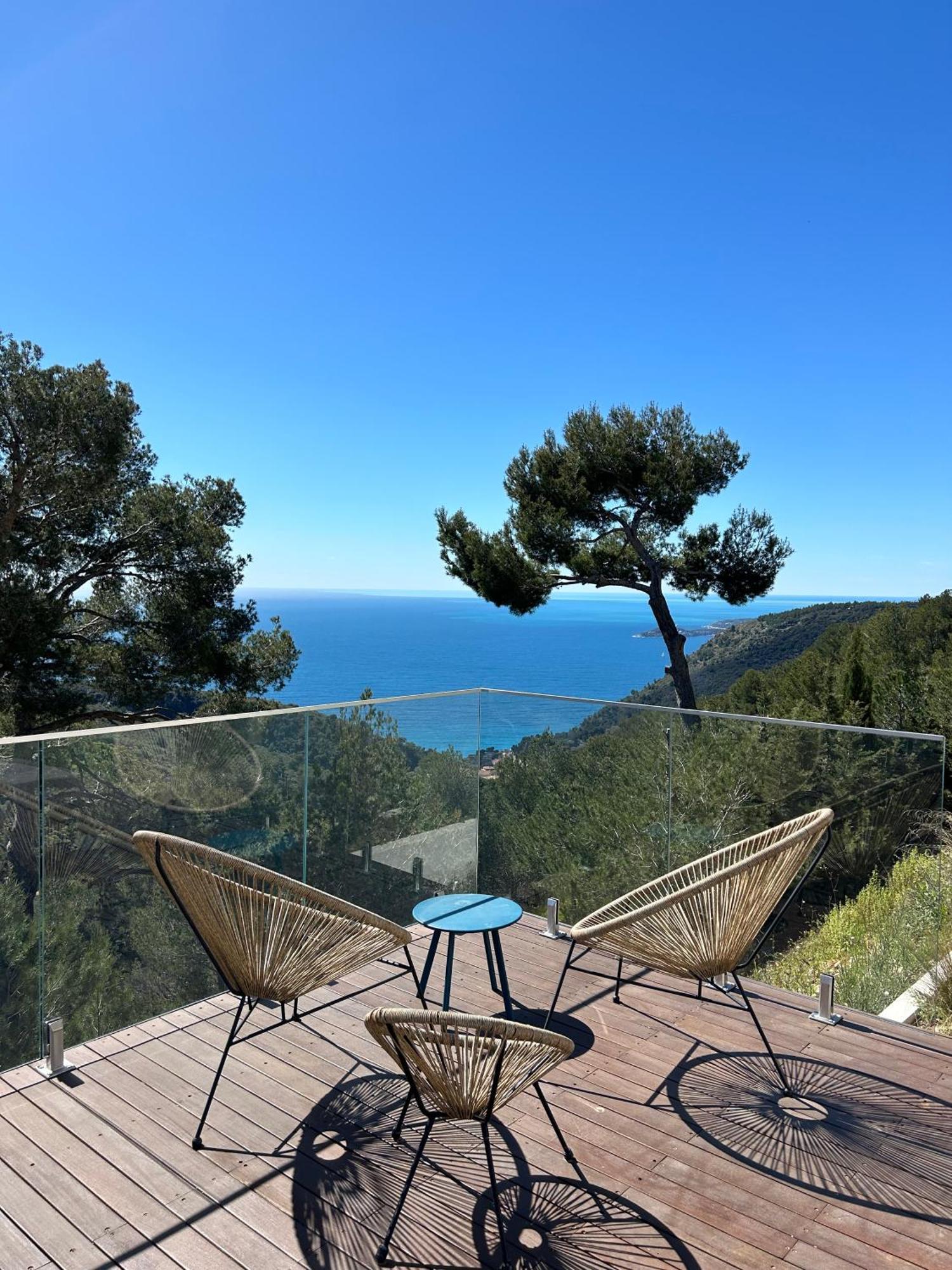 Eze - Appartement Dans Bas De Villa Avec Piscine Pres De Monaco Exteriör bild